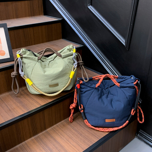牛津布包包女款小众设计轻奢高级感轻量化休闲运动手提单肩斜挎包