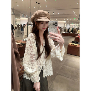 法式温柔V领缕空蕾丝衫女装2026春秋长袖开衫喇叭袖气质叠穿上衣