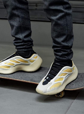 Adidas/阿迪达斯 Yeezy 700 V3 椰子700 运动低帮跑步鞋 G54853