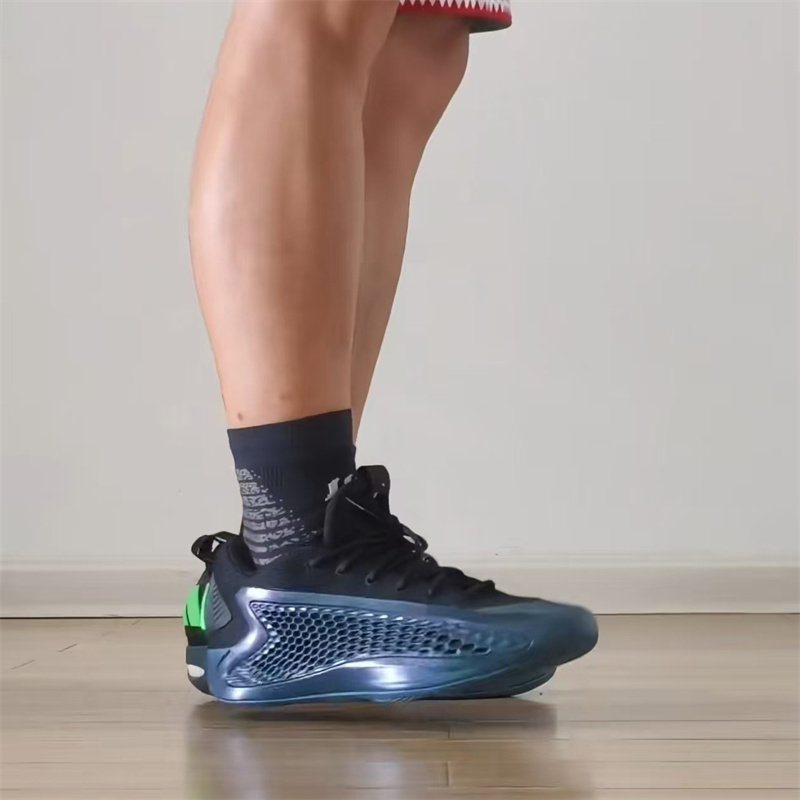 Adidas/阿迪达斯 AE 1 Low 爱德华兹1代 男子实战篮球鞋 JQ6135