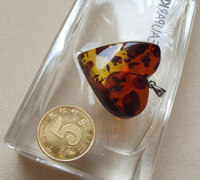 Enchanted with Polish natural amber double color flower pendant pendant pendant original stone genuine jewelry