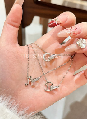 原创带钻26字母女轻奢小众钛钢不