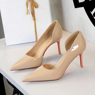裸色尖头侧空红底高跟鞋女夏新款不累脚漆皮御姐性感细跟浅口单鞋