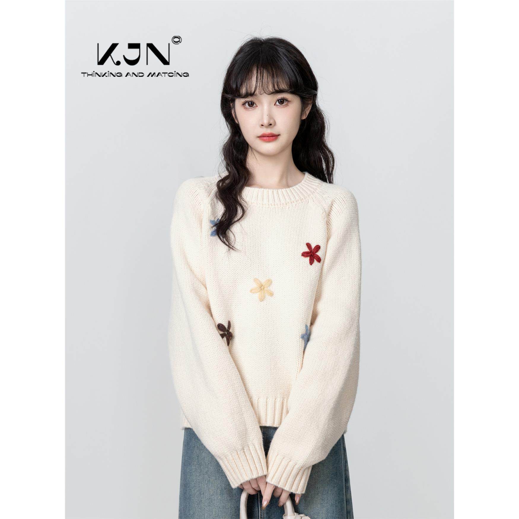 圆领加厚毛衣女2025秋冬新款宽松刺绣套头内搭针织衫小个子短上衣