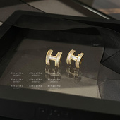 H字母贝壳耳钉女纯银精致小巧天然母贝耳环2023新款 小众轻奢耳饰