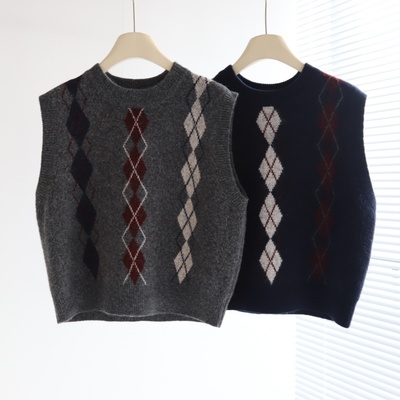 羊毛混纺圆领叠穿菱形格背心马甲