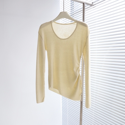 羊毛混纺U领单穿开叉抽绳上衣