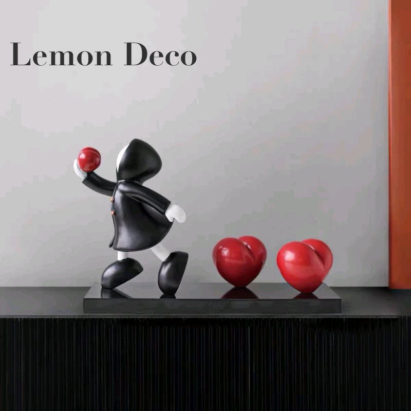 现代欧式轻奢卡通红苹果女孩摆件儿童房样板间售楼处桌面软装饰品