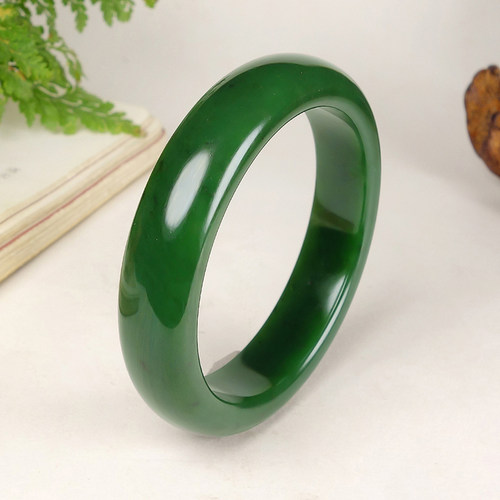 正品和田玉细腻出油老料菠菜绿碧玉手镯玉镯内径56.5mm 重60.61克