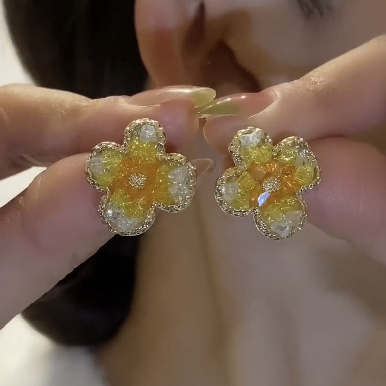 设计感高级气质花朵耳环