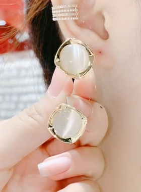 2024年新款白色几何方形猫眼石耳钉简约大方百搭时尚气质耳环银针