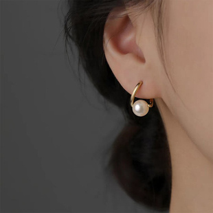 轻奢气质珍珠耳扣女小众设计高级感耳圈精致百搭耳环简约大气耳饰