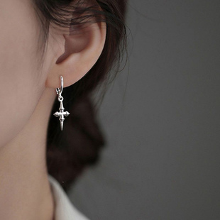 十字架耳环女轻奢小众设计甜酷痞帅耳坠冷淡风气质高级感耳扣耳饰