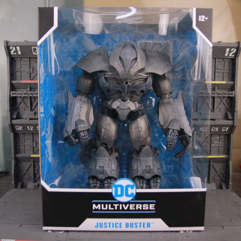 现货麦克法兰dc蝙蝠侠反正联装甲蝙蝠侠芬里尔10寸可动手办