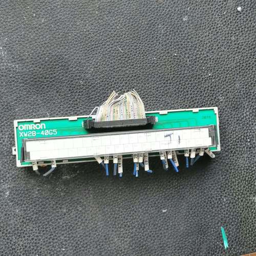 欧姆龙PLC转接模块XW2B-40G5。中继端子台 ，接