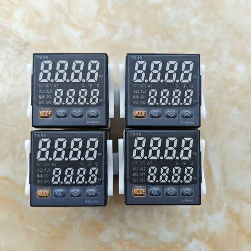 奥托尼克斯温控器 TK4S-B2CN  输入24VDC