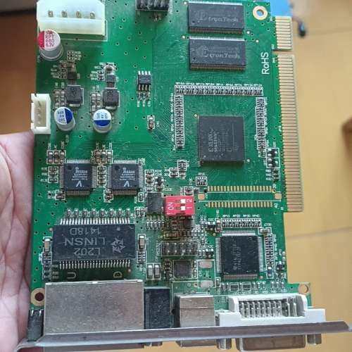 灵星雨TS802D全彩发送卡，实物拍摄，功能完好。接口齐全：