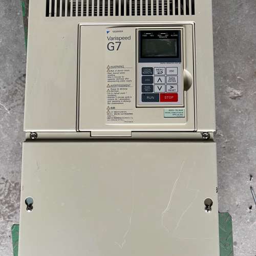 安川G7系列变频器CIMR-G7A4018 重载18.5KW