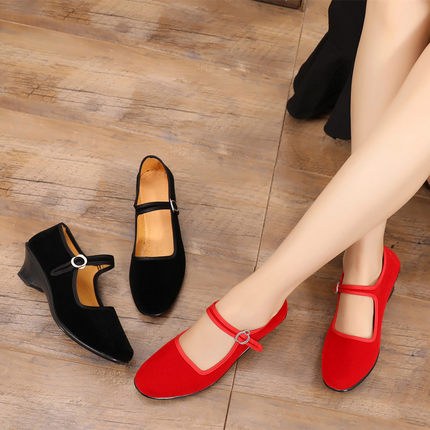 老北京布鞋女中年黑色工作鞋单鞋平底上班鞋红色中跟广场舞蹈鞋软