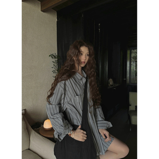JMWOMEN“订织的颜色”蓝色双口袋简约条纹衬衫女秋宽松翻领上衣