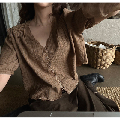 棕色格子衬衫复古泡泡袖短款