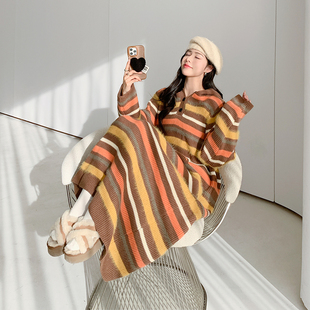 条纹连帽慵懒风超长款毛衣裙2024秋冬新款女黄色到脚踝针织连衣裙