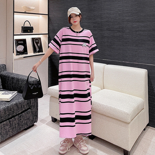 超长条纹t恤连衣裙女夏季2023年新款高级感休闲宽松开叉过膝长裙