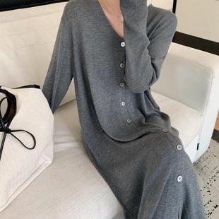 胖mm高级感针织连衣裙2024秋冬新款大码女装气质V领内搭打底长裙