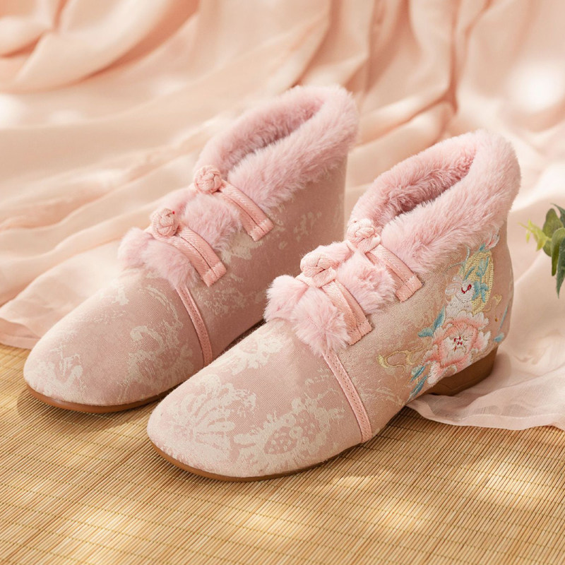 冬季加绒月桂兔原创古装汉服鞋古风粉色淡雅可爱毛边盘扣绣花布鞋,女鞋,汉服鞋,淘宝优惠券,粉丝福利购,淘宝优惠卷
