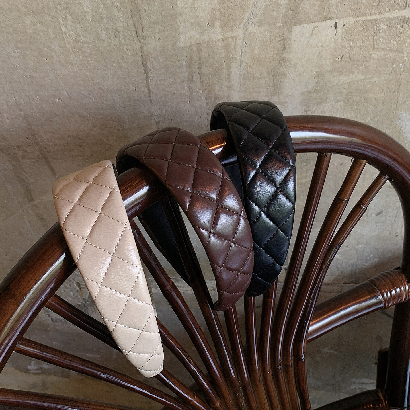 好搭的菱格 女士高级感洋气发箍女日常外戴纯色复古皮质头箍头饰