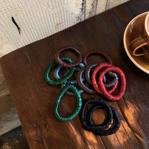 复古深彩色缎面褶皱小肠圈