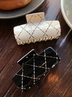 好搭的菱格小香风 优雅镶钻方形抓夹女高级感2026新款小众鲨鱼夹