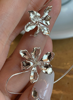 复古宫廷风 银色金属肌理纹鸢尾花朵耳环女优雅气质耳勾耳饰