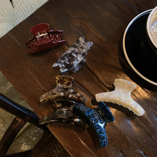 梦幻新色小众弧形半扎发抓夹