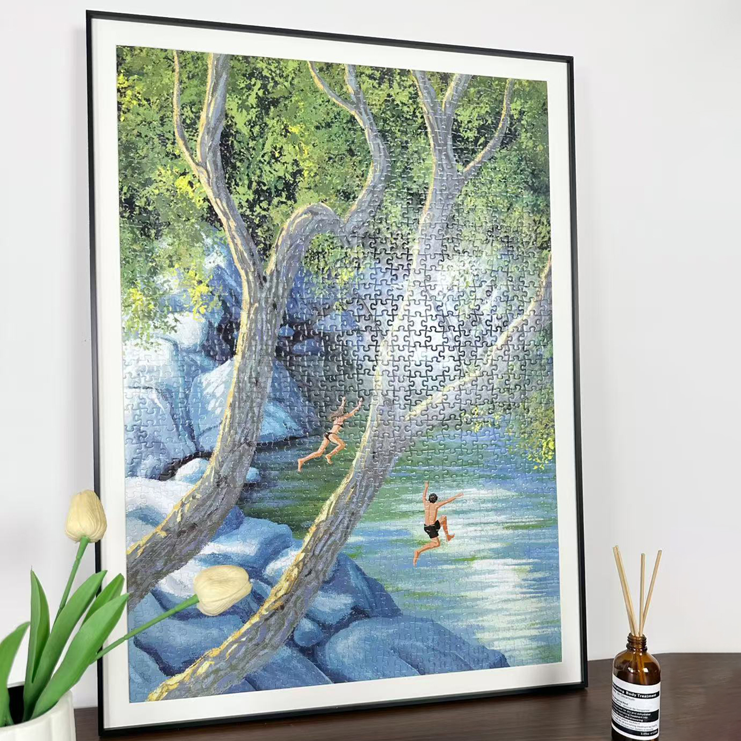 高端质感铝合金框+防潮背板