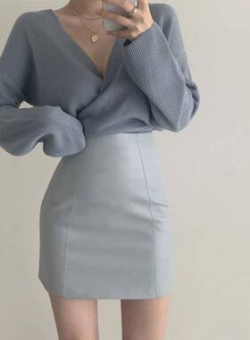 三小姐的咖啡韩国秋冬交叉领毛衣针织衫+高腰包臀A字PU皮半身裙