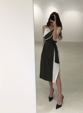 三小姐的咖啡开叉女夏2026新款不规则系带拼接撞色吊带V领连衣裙