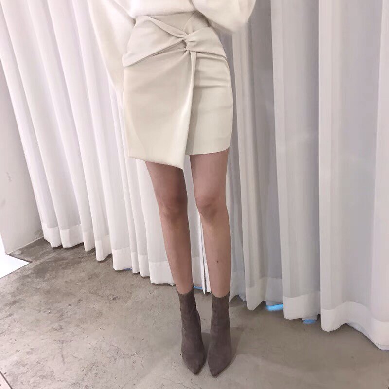 三小姐的咖啡港味不规则半身裙包臀裙2026新款秋季女高腰小皮裙