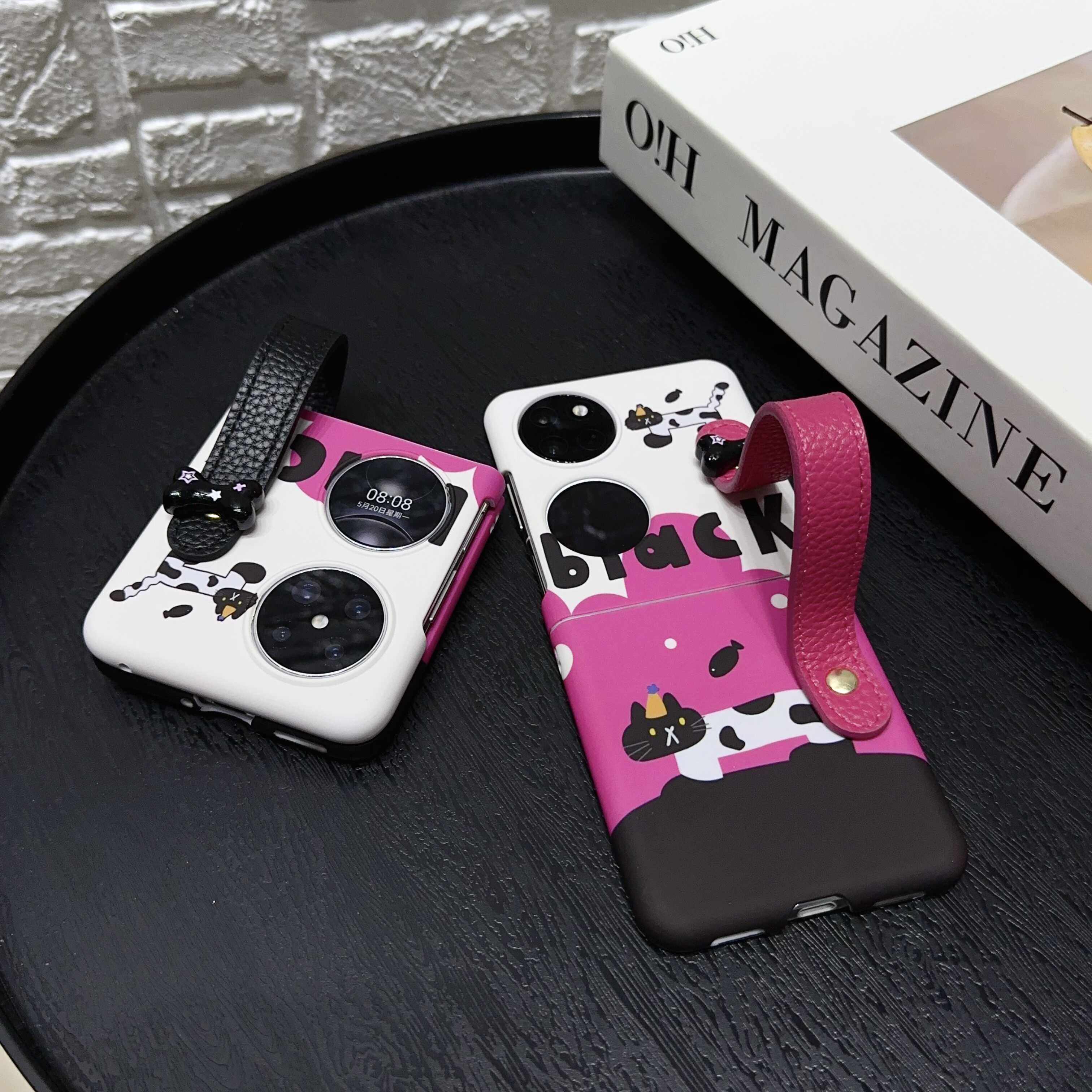 日韩ins斑马纹小黑猫适用华为Pocket2手机壳p50新款pocket手腕带硬壳vivoxflip女oppofindn3flip少女zflip4/5