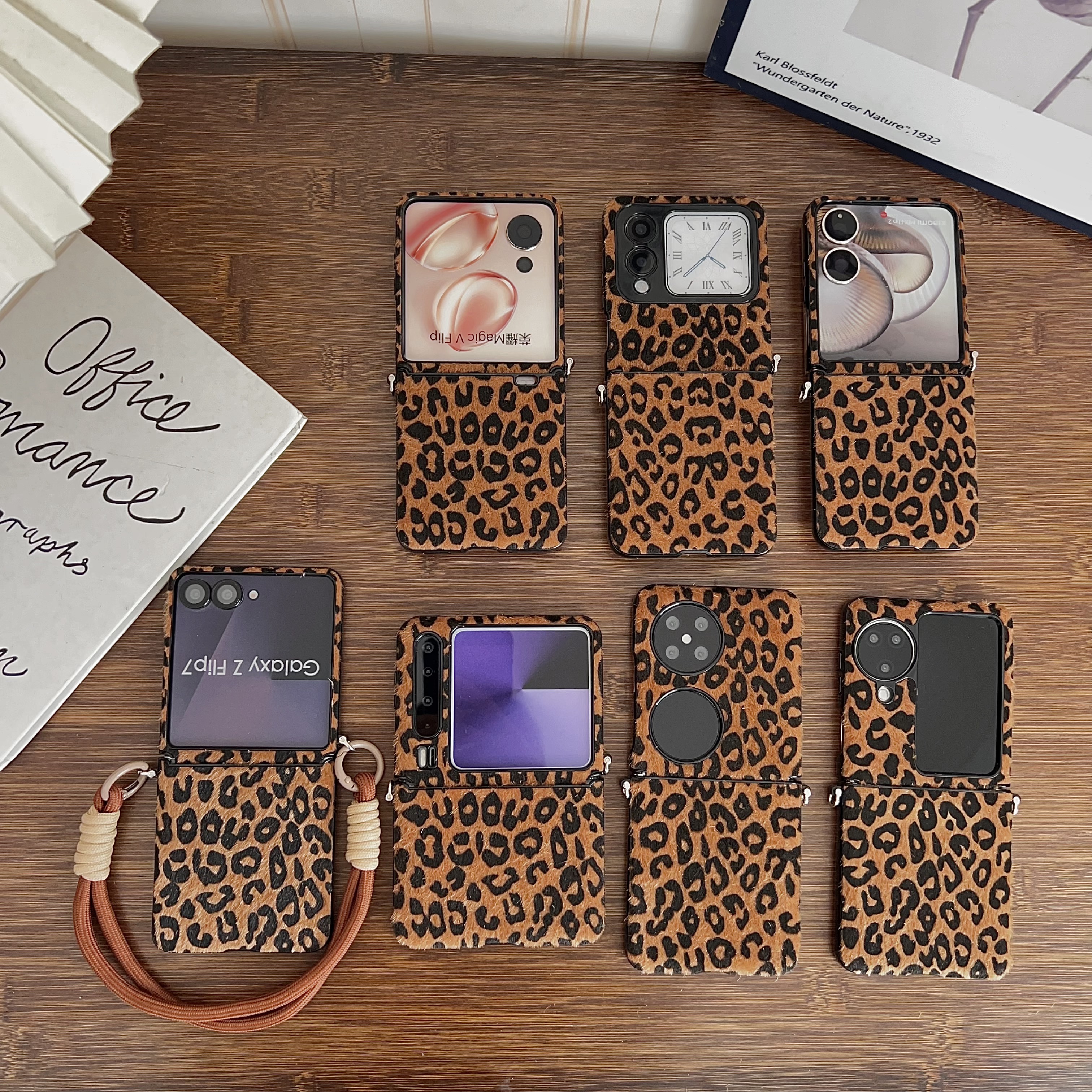 棕色毛绒豹纹适用折叠屏手机壳