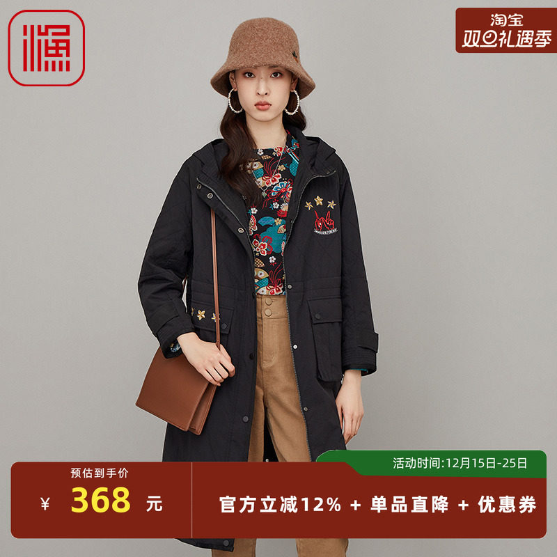 渔服饰冬装女年新款过膝长款刺绣花带帽冬季棉衣外套FGFD4031