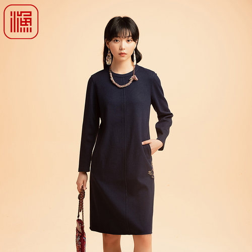 渔牌女装新款秋冬装针织绣花宽松中长款连衣裙女FGED0029