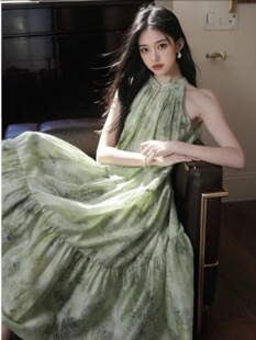 薄荷曼波风胖mm碎花挂脖连衣裙300斤国风气质高级感宽松长裙大码
