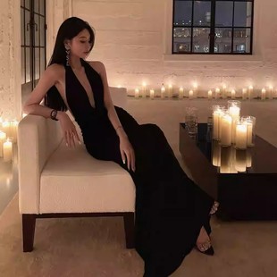 200斤大码轻熟风气质优雅挂脖连衣裙女夏季修身收腰胖mm长裙300斤