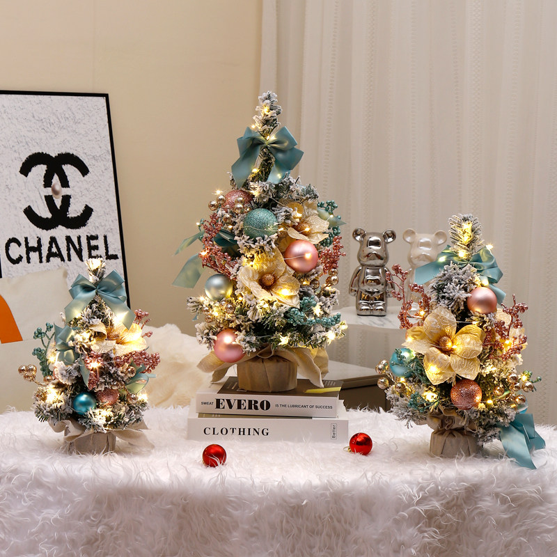 小型圣诞树桌面摆件迷你发光小树