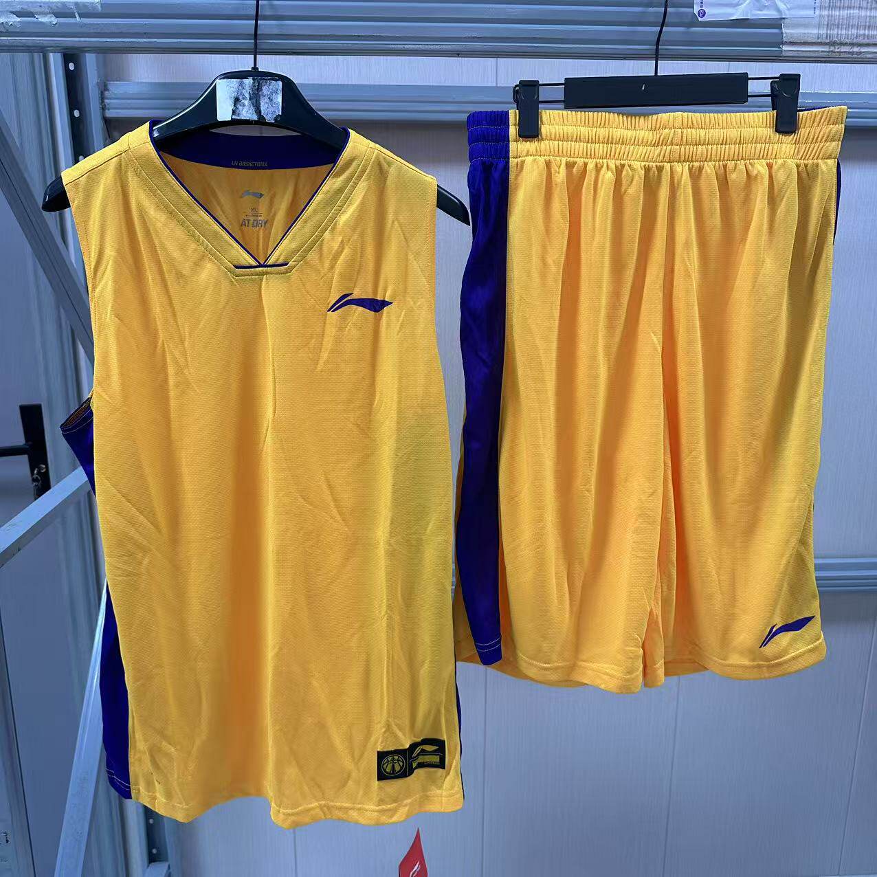 《购买前看详情B品》李宁男子篮球服宽松舒适比赛套装AATM041