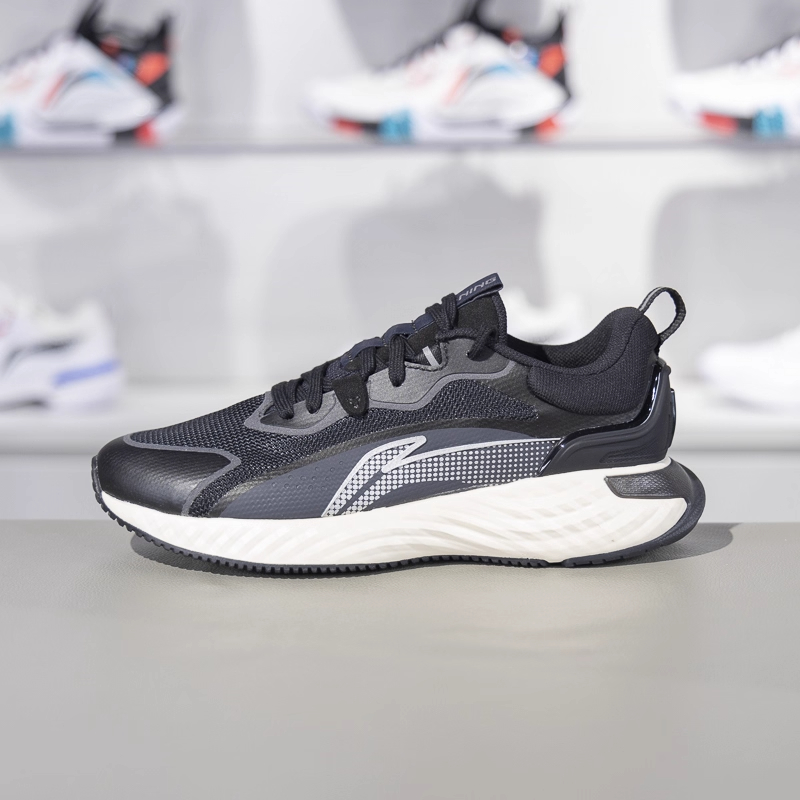 李宁女款透气低帮休闲鞋