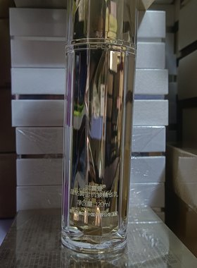 新生活化妆品专柜露曼晶润肤