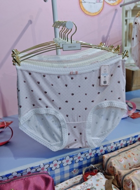 秘语掉进兔子洞3.0夏新款女士蕾丝花边莫代尔印花三角内裤62072