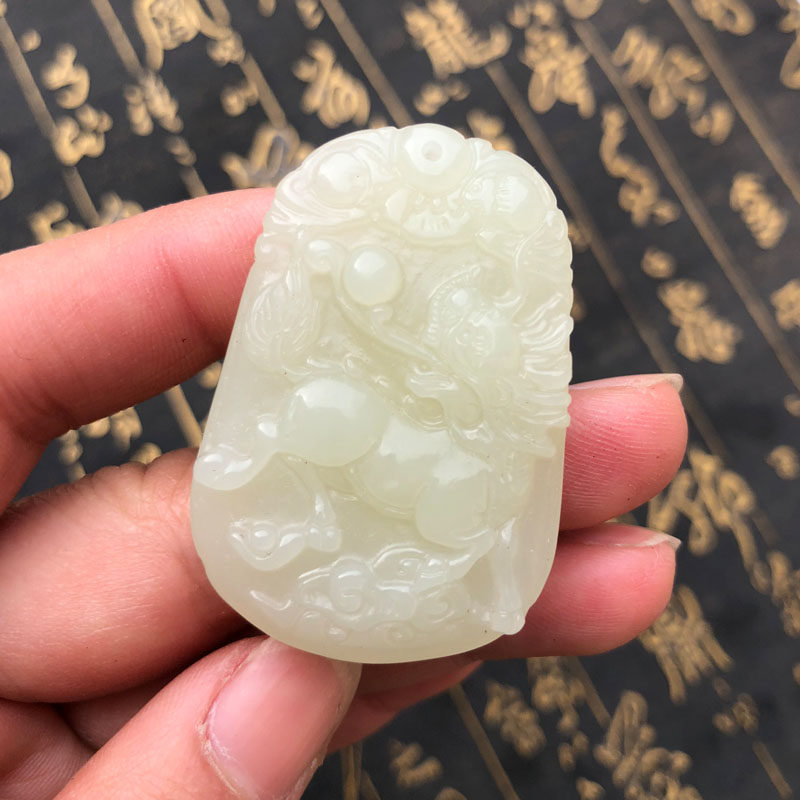 麒麟新疆项链玉佩吊坠送证书